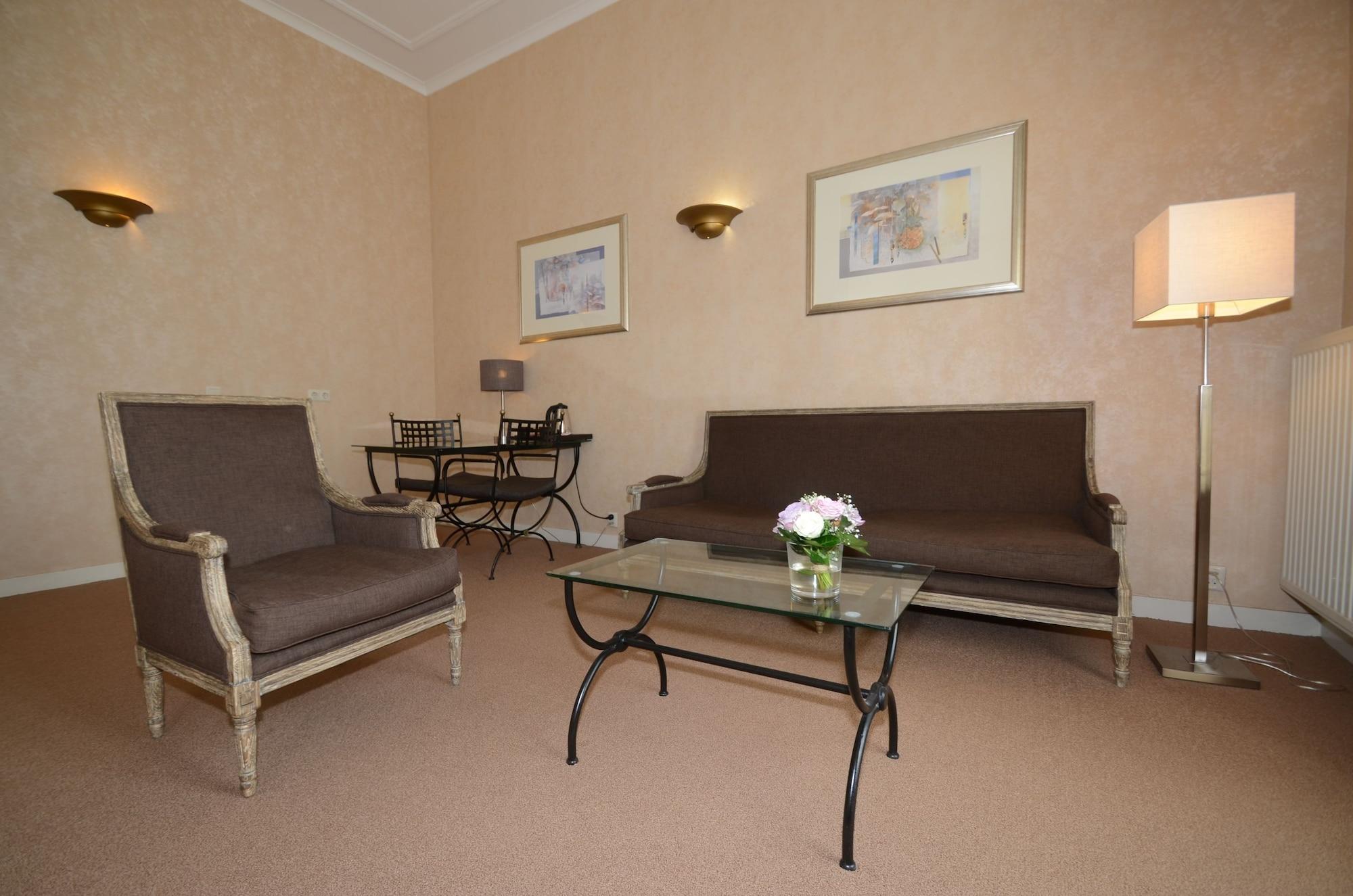 Fletcher Hotel Paleis Stadhouderlijk Hof Леуварден Екстер'єр фото